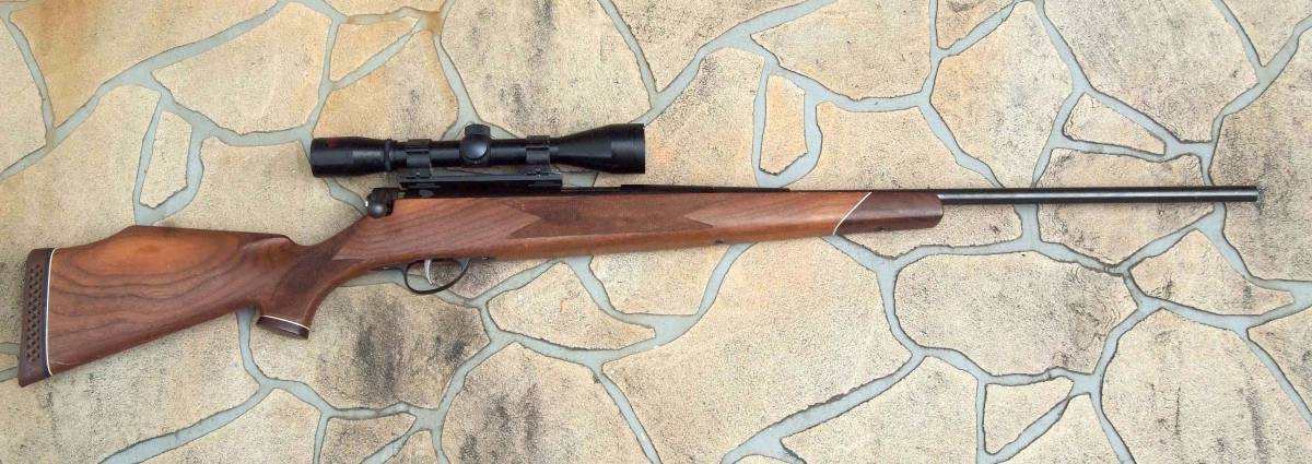 スーパー９ カスタム・手元に置いて眺めるだけで存在感が溢れるボルトアクション・モデルライフルです。