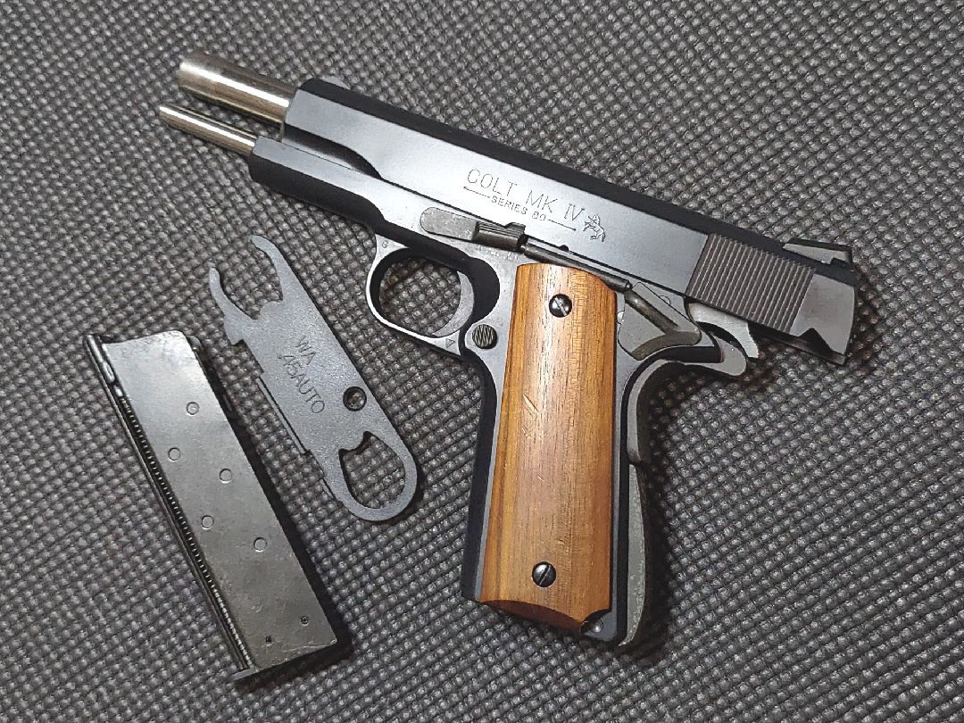 W aマグナブローバックP226 ガスガン木製グリップ仕様 P226 SIG SAUER
