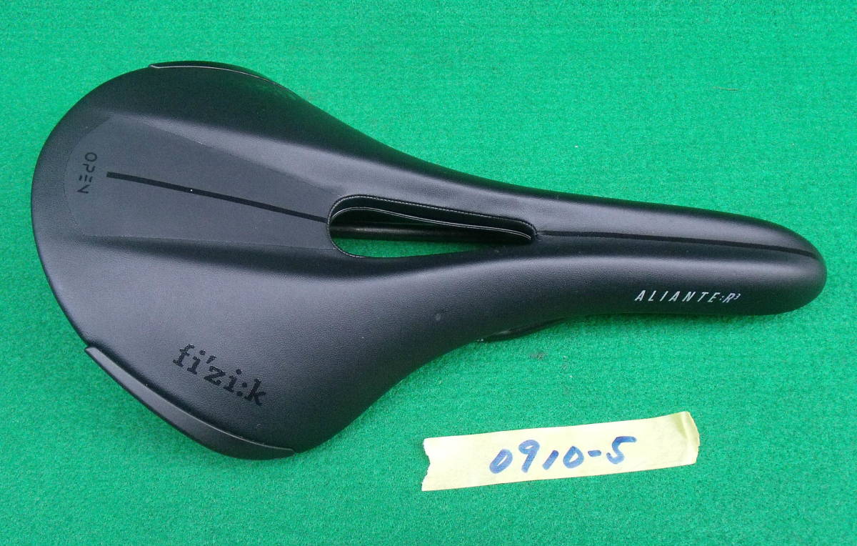 自転車 fi'zi:k ALIANTE R3 OPEN K:IUM サドル