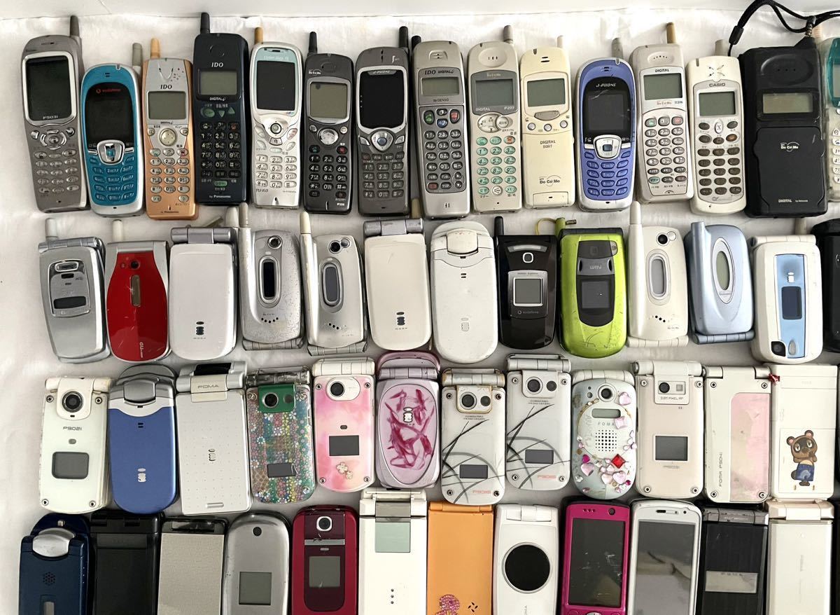 携帯電話《ガラケー》まとめ30個（ジャンク） 《ガラケー