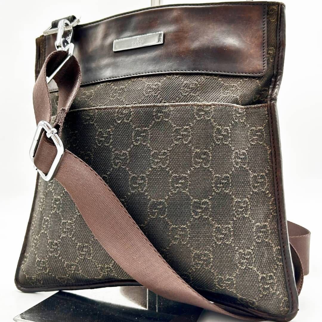 グッチ 【美品】 GUCCI ショルダーバッグ GG柄 キャンバス ロゴ グッチ 【美品】 GUCCI ショルダーバッグ GG柄 キャンバス ロゴ