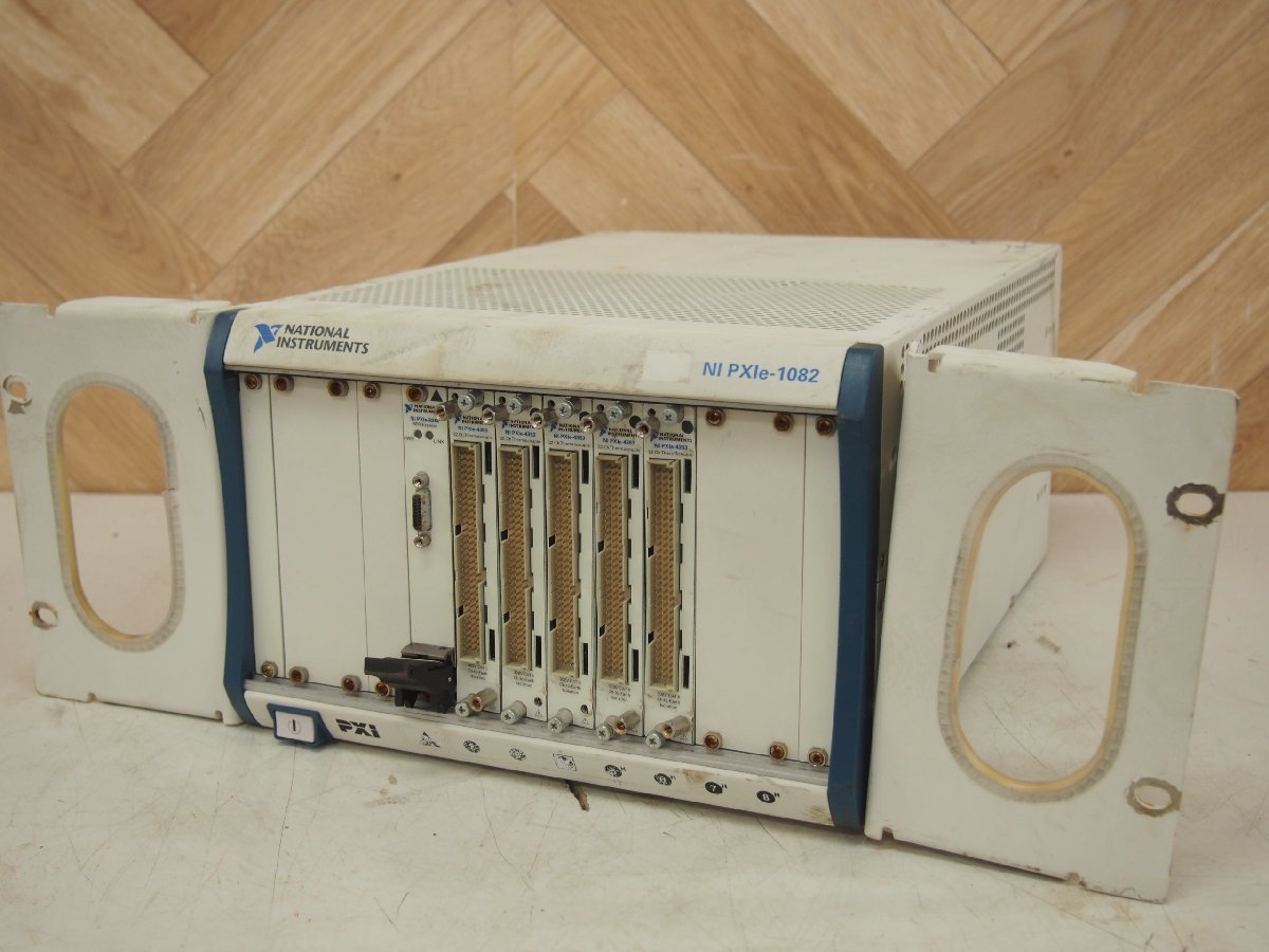 ☆【1H0913-4】 NATIONAL INSTRUMENTS モジュール NI PXle-1082 ジャンク