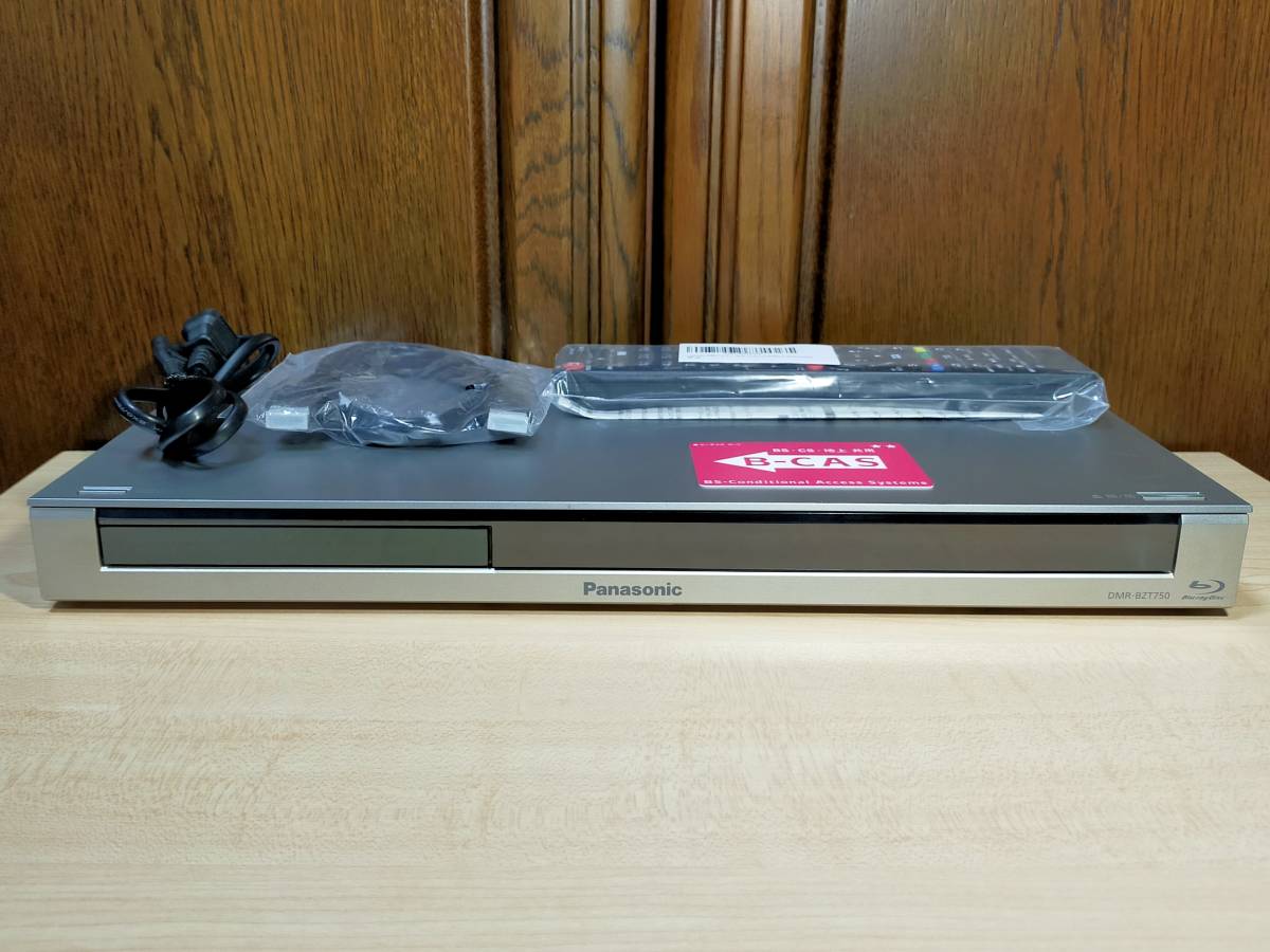 Panasonic パナソニック DMR-BZT750 ブルーレイレコーダー 通電のみ