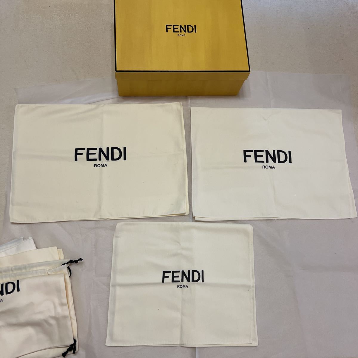 フェンディ FENDI 空箱 袋 FENDI 箱 紙袋 布袋 セット フェンディ 空箱