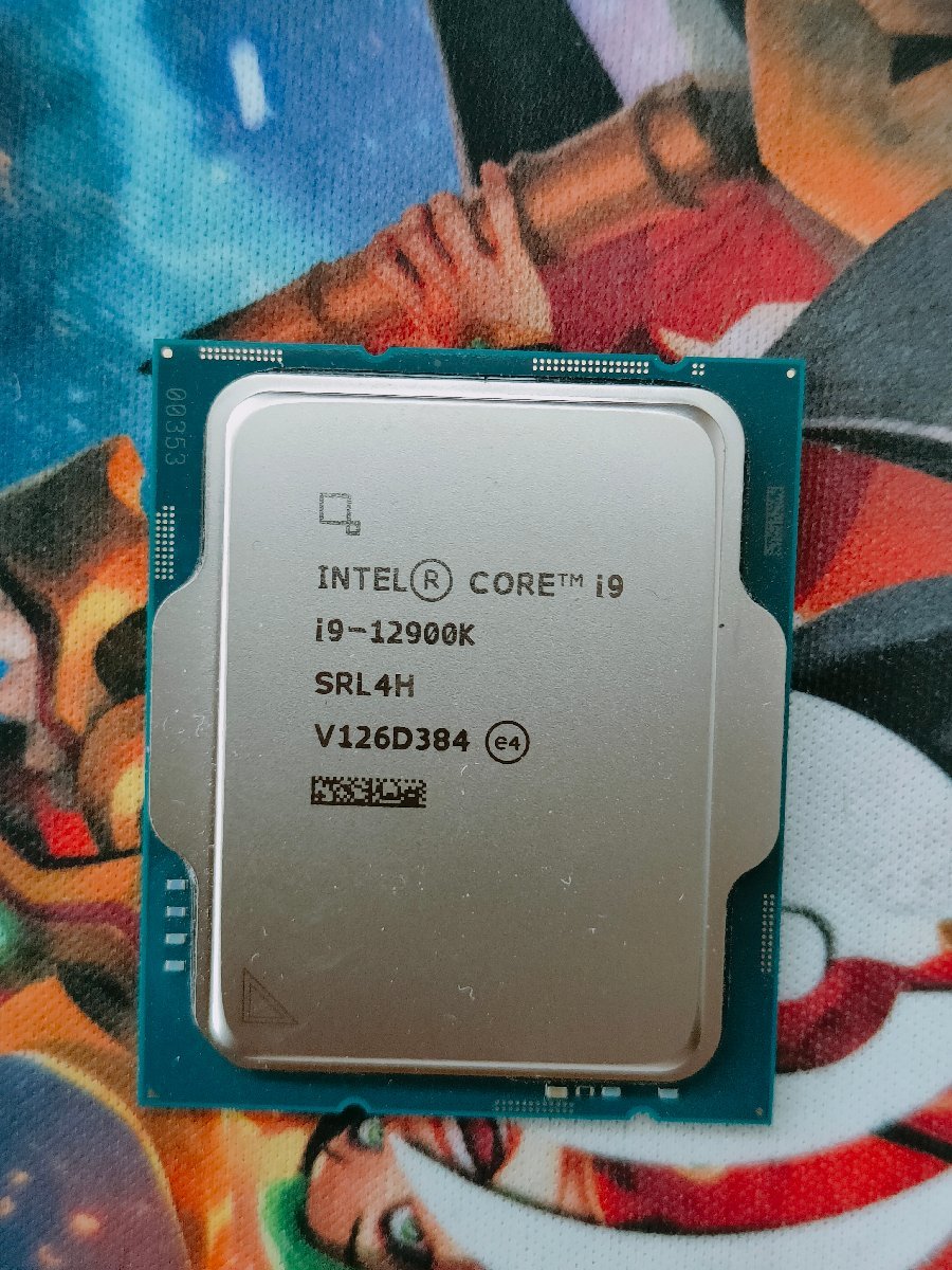 Intel Core i9-12900K CPU 本体 動作未確認 ジャンク Intel CPU i9-12900K 中古 動作未確認 ジャンク ・内容物は写真に写っ