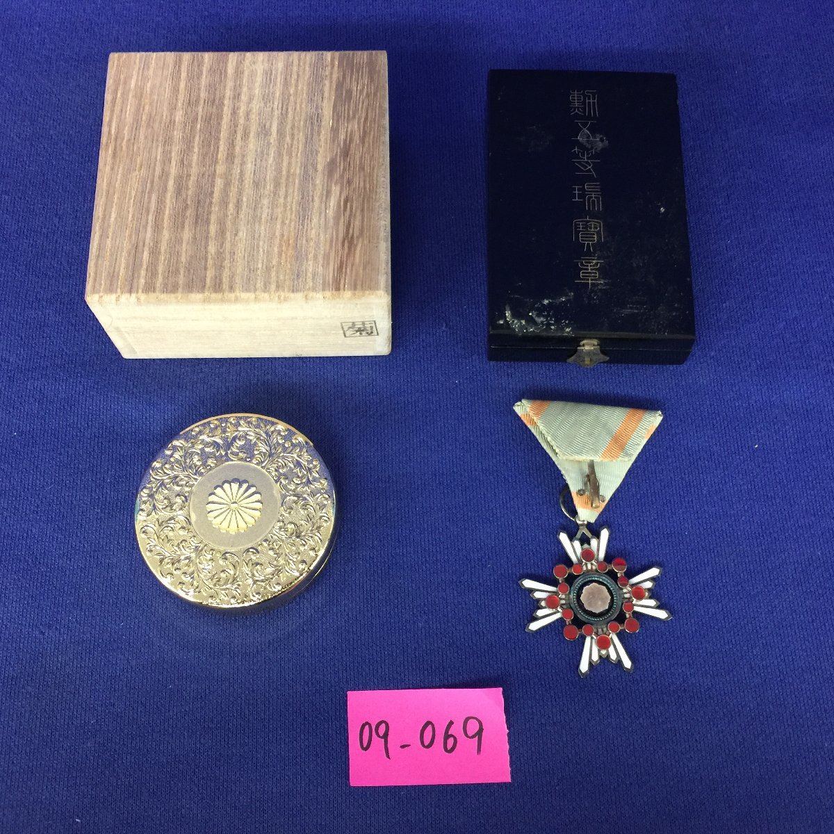 勲章とメダルのコレクション ☆勲章 まとめ 4点 / アンティーク コレクション 箱☆MM Yahoo