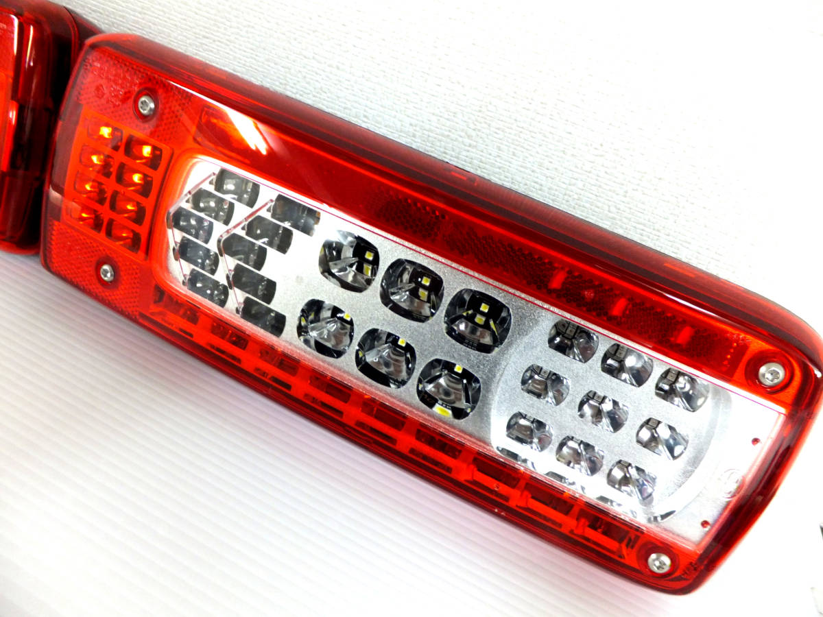 UDトラックス 純正 LED テールランプ クオン ボルボ 24V