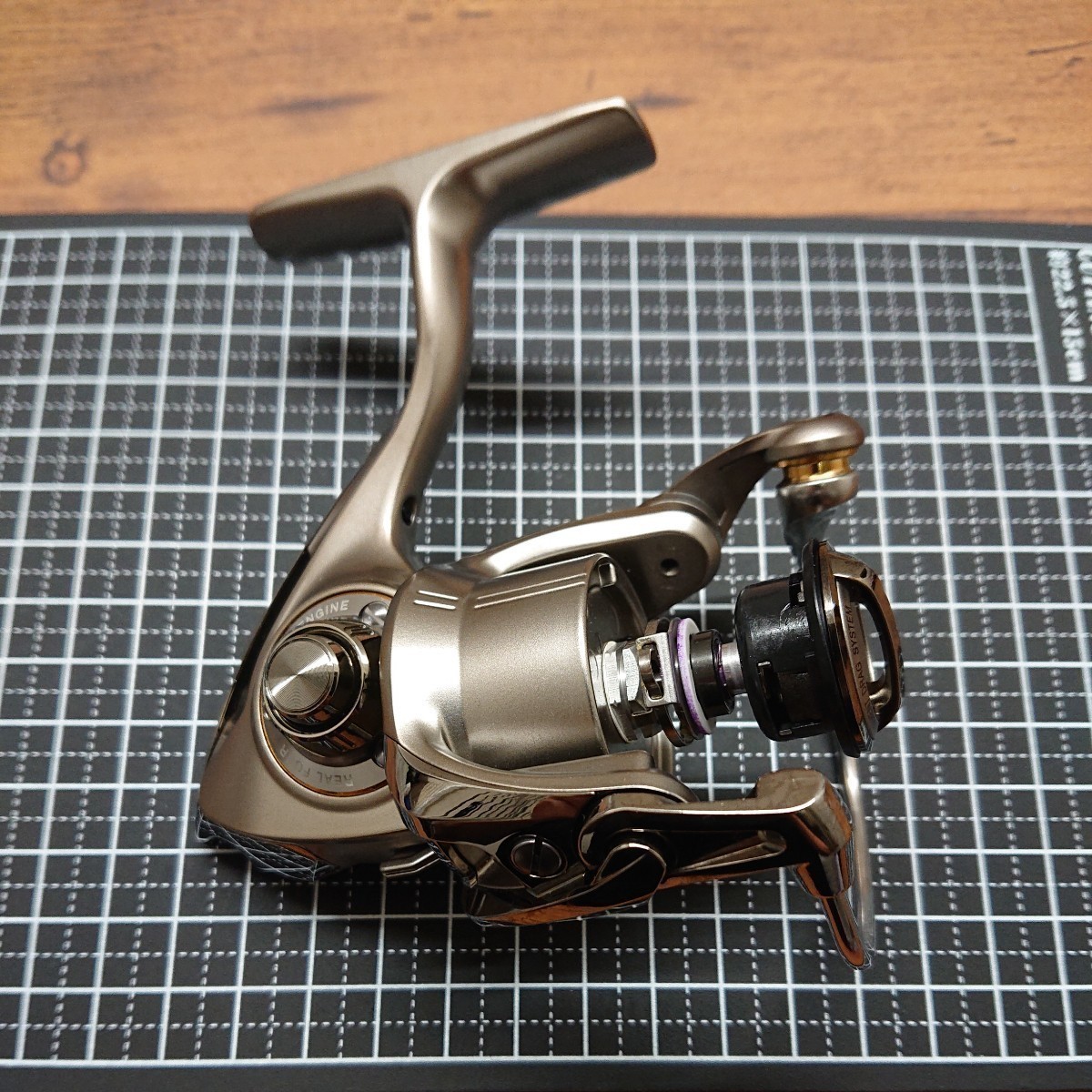超極美品 Daiwa ダイワ 05EXIST 05イグジスト 2004 ボディ 超極美品 Daiwa ダイワ 05EXIST 05イグジスト 2004 ボディ