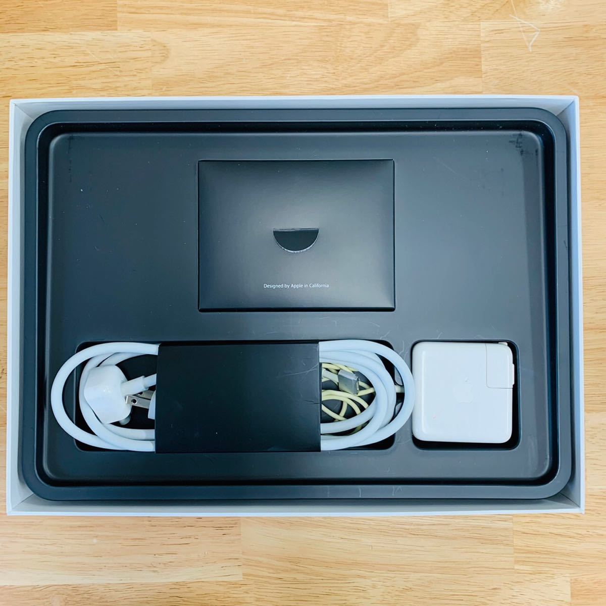 Apple Macbook Air 2015 13インチ 1.6Ghz i5 4GB 256GB 充放電65回 