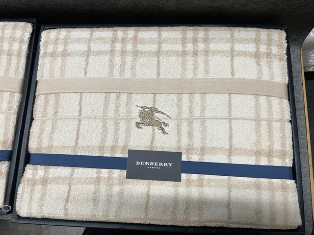 BURBERRY タオルケット2枚セット バーバリー タオルケット 2枚セット - メルカリ
