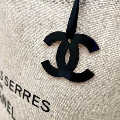 CHANEL エコバッグ ベージュシャネルロゴチャーム付き