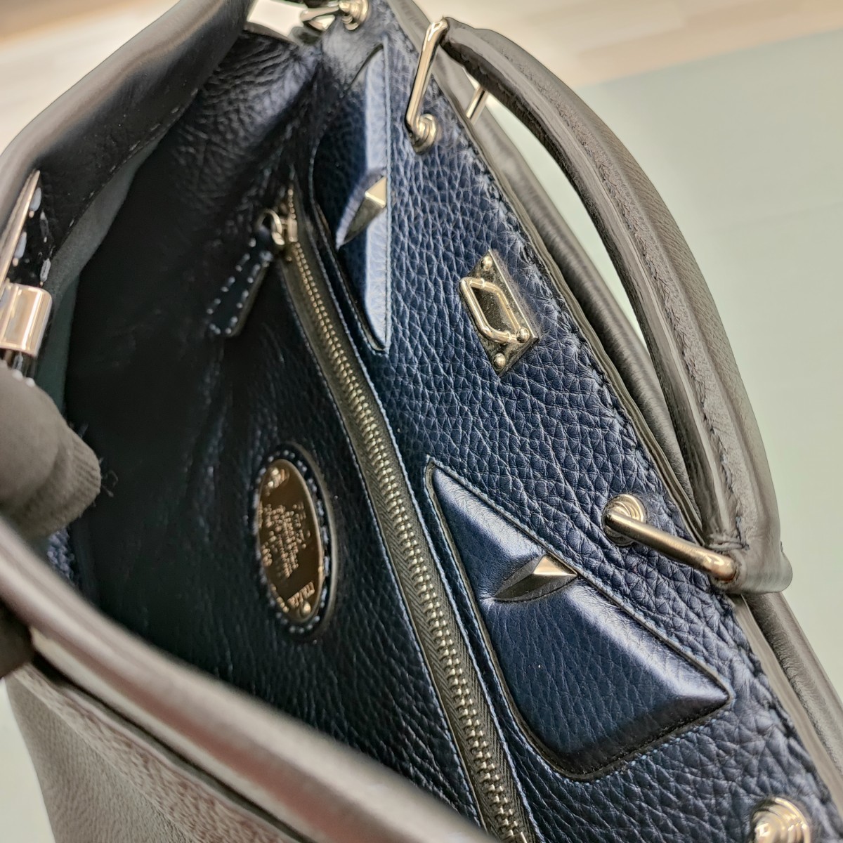 ☆A49☆ 1スタ FENDI フェンディ セリレア ピーカブー モンスターアイ 