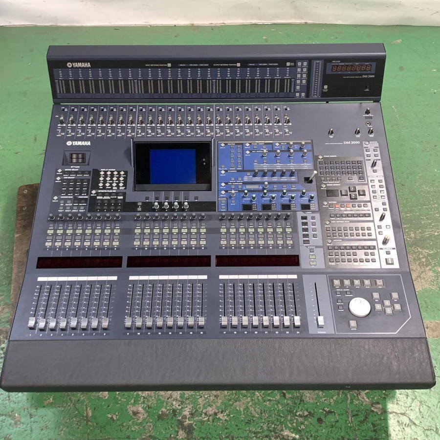 YAMAHA ヤマハ DM2000VCM ミキサー サイズ:約W900xH380x900Dmm 総重量