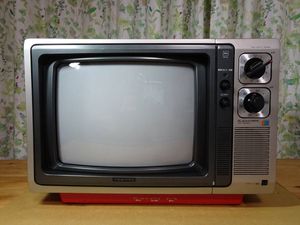 TOSHIBA★東芝カラーテレビ レトロ 昭和 通電済み Yahoo!オークション - 「東芝 レトロ テレビ」テレビ (電化製品) の