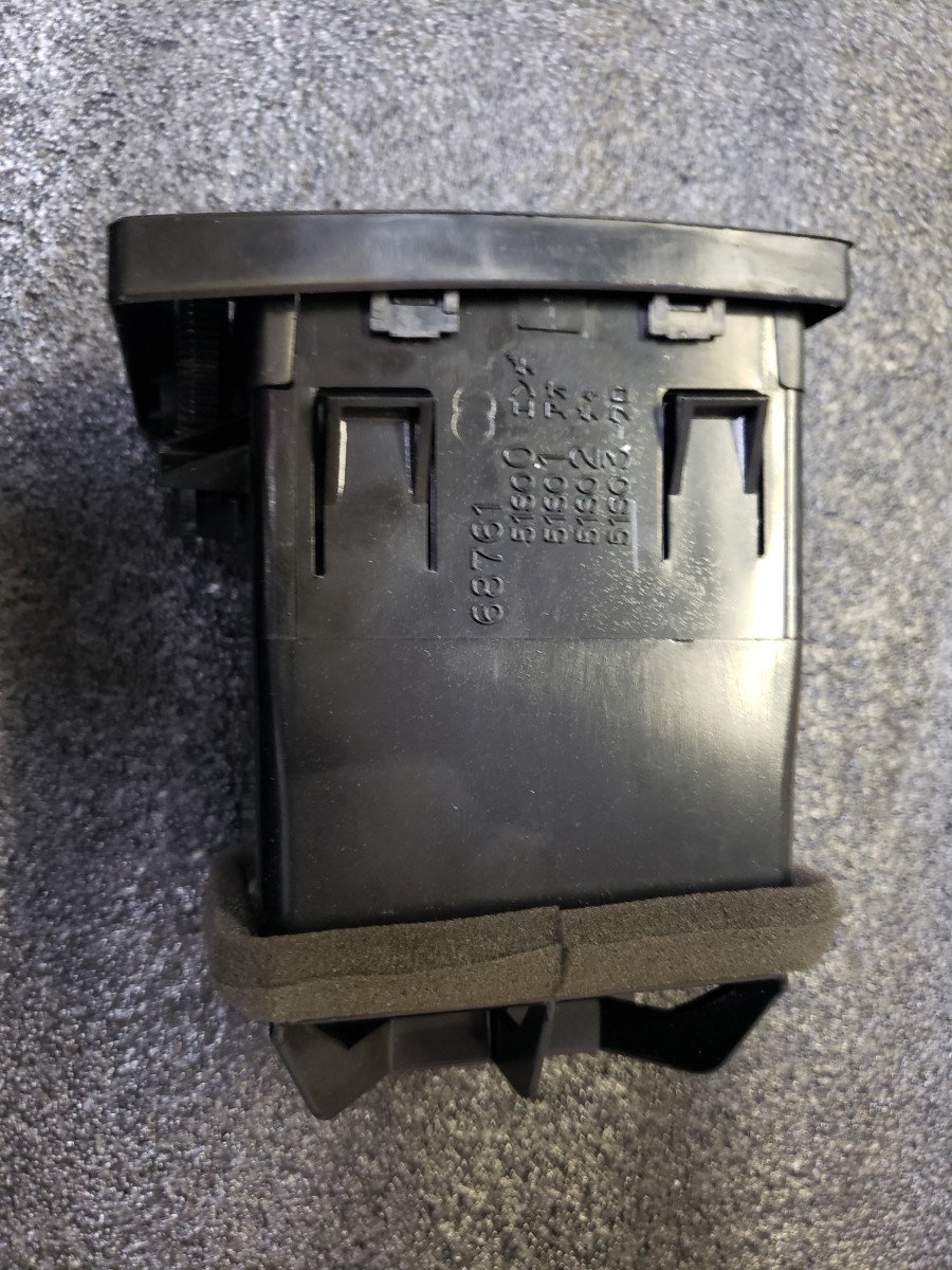 日産 R31 HR31スカイラインエアコン吹き出し口 助手席 黒系内装 R31