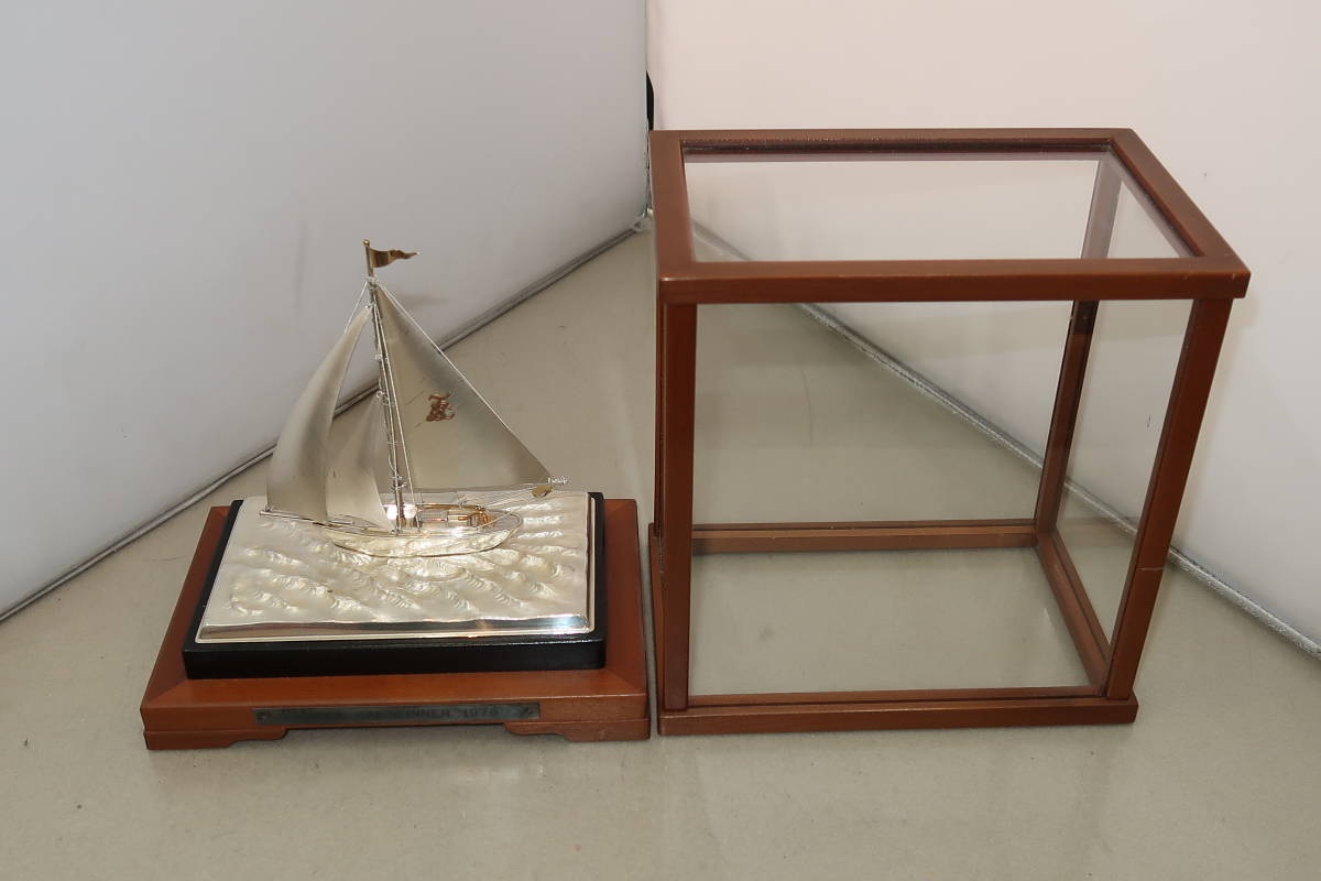 シルバー950 SILVER 銀製　帆船　ヨット　置物　ガラスケース入り シルバー950 SILVER 銀製 帆船 ヨット 置物 ガラスケース入り