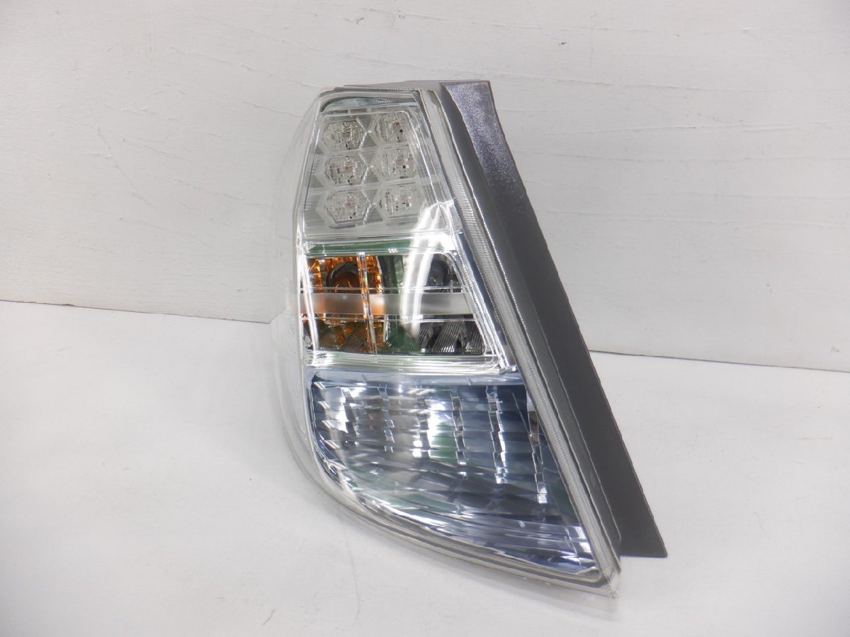 GP1 フィット ハイブリッド HV 純正 LED クリアレンズ テールランプ