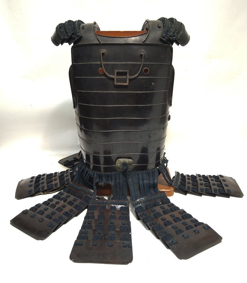 真鍮/銅使用　挟み箱　＊兜鎧甲冑武士戦陣弓刀鞍鐙鍔目貫縁頭大名侍　骨董 革兜2 ＊兜鎧甲冑武士戦陣弓刀鞍鐙鍔目貫縁頭大名侍