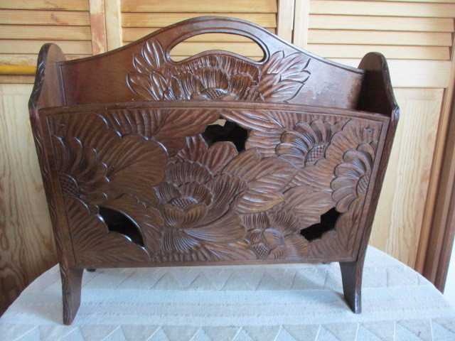 軽井沢彫　マガジンラック ◎ 日光彫・軽井沢彫・マガジンラック・昭和レトロ・収納・花の図