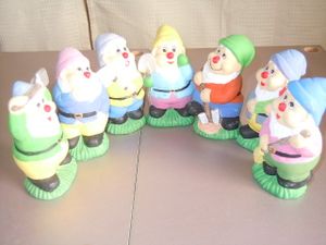 7人の小人 陶器の値段と価格推移は？｜1件の売買データから7人の小人