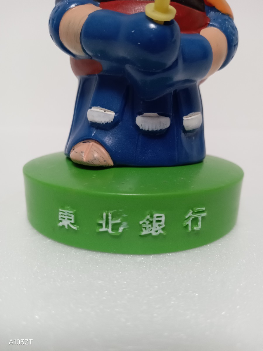 ④約10cm 東北銀行 岩手国体 剣道 ソフビ 貯金箱/昭和レトロ
