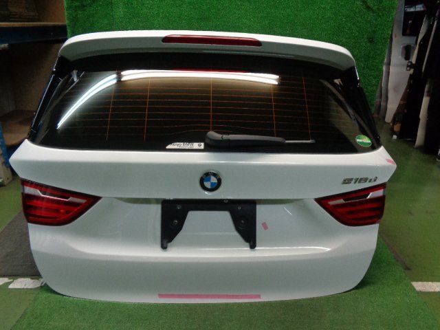 BMW 2シリーズ F46 2E20 218d 純正 リアゲート バックドア　※ 個人宅配送不可　　2023.8.22.HT.7-J1-4　外車　23071042 218d グランツアラー 2シリーズ 純正エンジンオイル 2シリーズグランツアラーF46 グランツアラー(2E20)(F46)左2列目シート