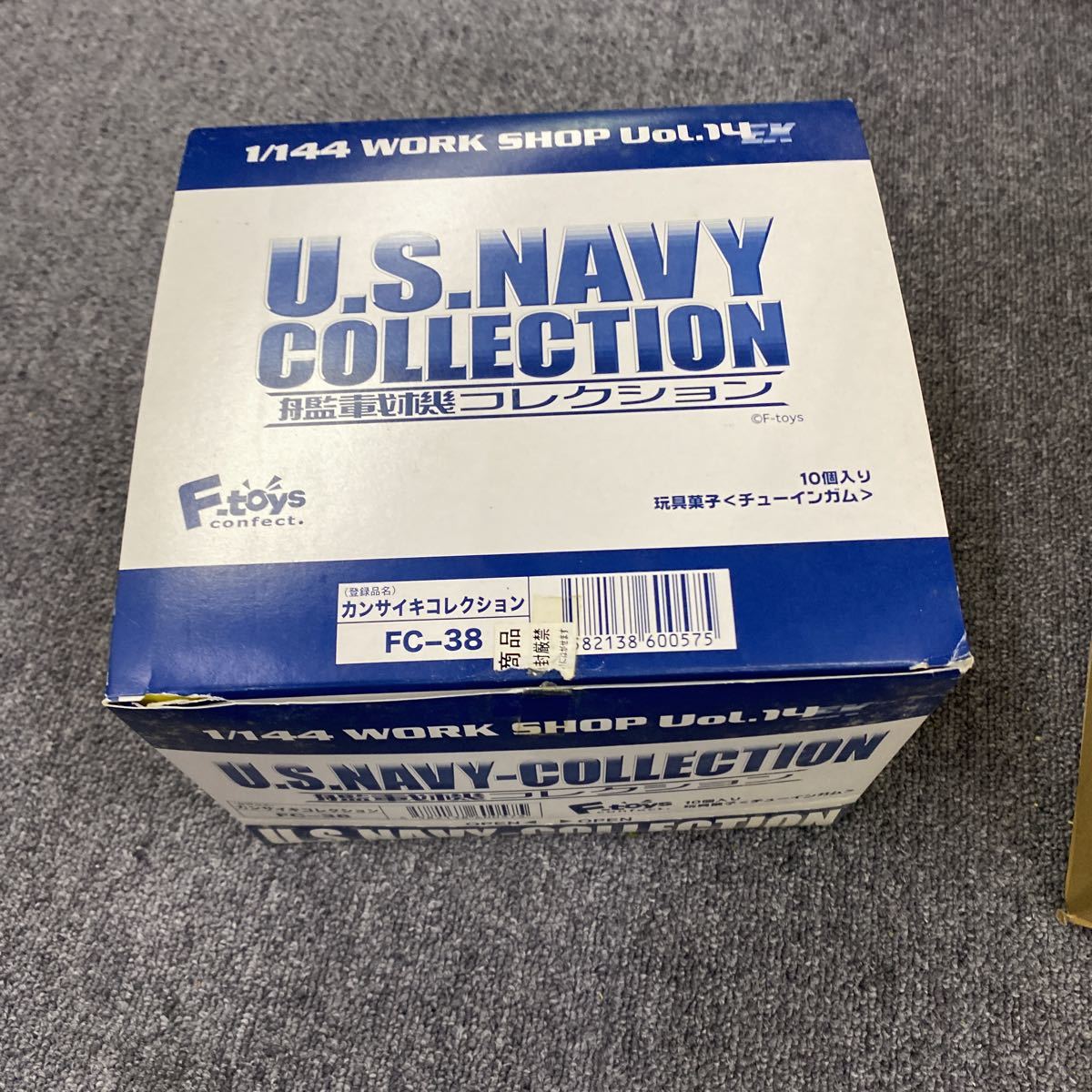 10396 F-toys U.S. NAVY 艦載機コレクション 1 BOX 10個入り　未組立　2個開封8個未開封　現状品　1/144 フィギュア
