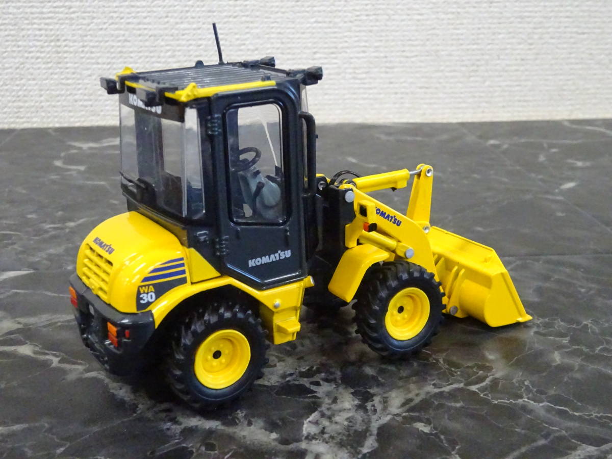 ミニカー】 コマツ 1/32 WA30 ホイールローダー 開封(建設車両、作業車