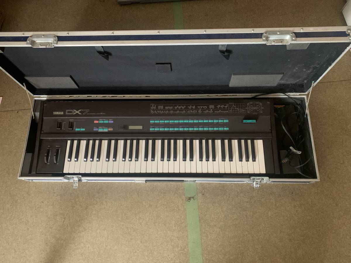 YAMAHA ヤマハ DX7s シンセサイザー 鍵盤楽器 ソフトケース付き 2610091611