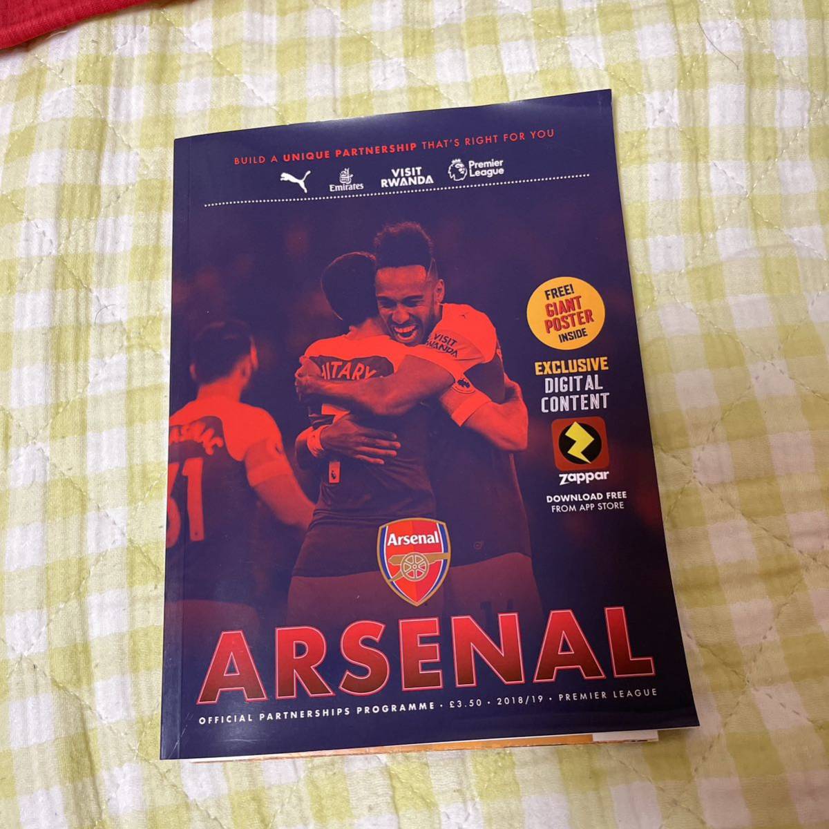 アーセナル サイン入りシャツ アーセナルの誰かのサイン入り