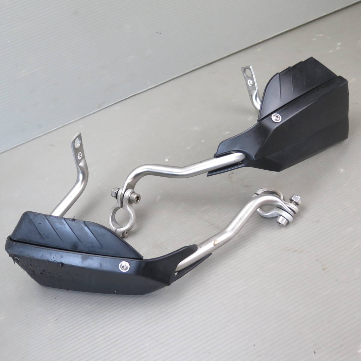 BMW F800GS [WB10B020] 純正ハンドカバー左右 ハンドルカバー ナックルカバー ハンドガード 　F650GS F700 中古 KR051006