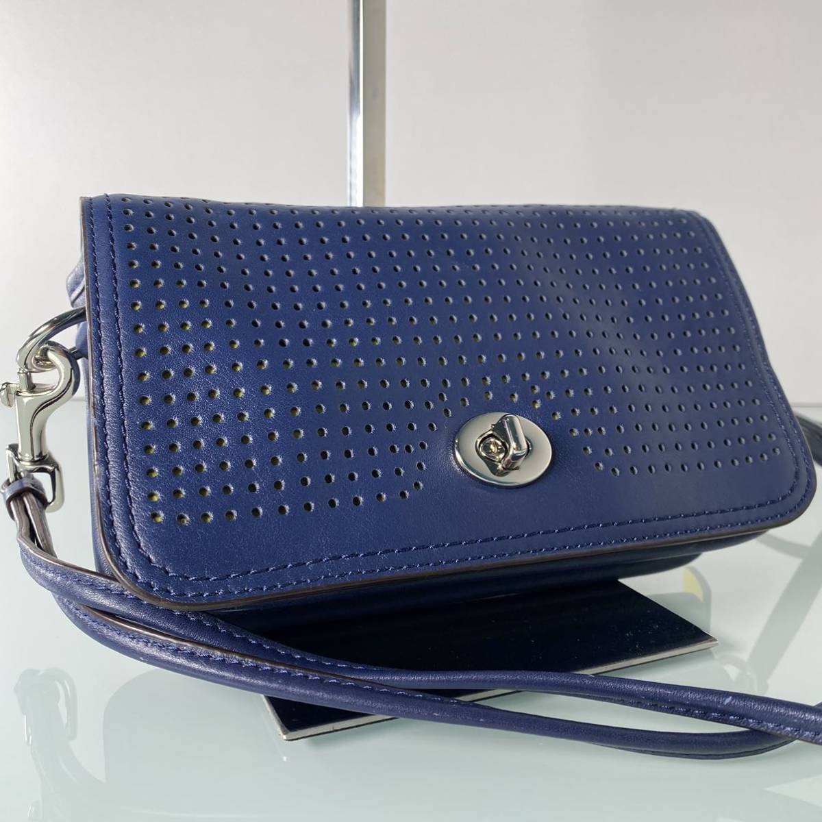 1円〜●未使用級●COACH コーチ●ショルダーバッグ セカンドバッグ クラッチバッグ●肩掛け 斜め掛け かばん ネイビー