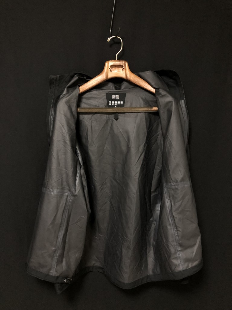 ◆UNIQLO ユニクロ 撥水透湿防風 ブロックテックパーカ XL　ブラック