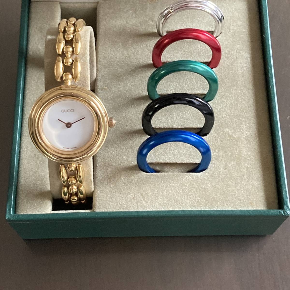 チェンジベゼル GUCCI グッチ チェンジベゼルウォッチ Hedy | 12色 