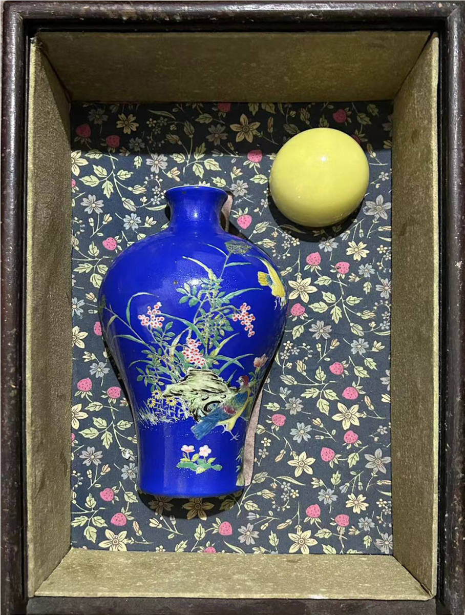 美術品・アンティーク・コレクション 中国 青茶絵柄の陶器花瓶