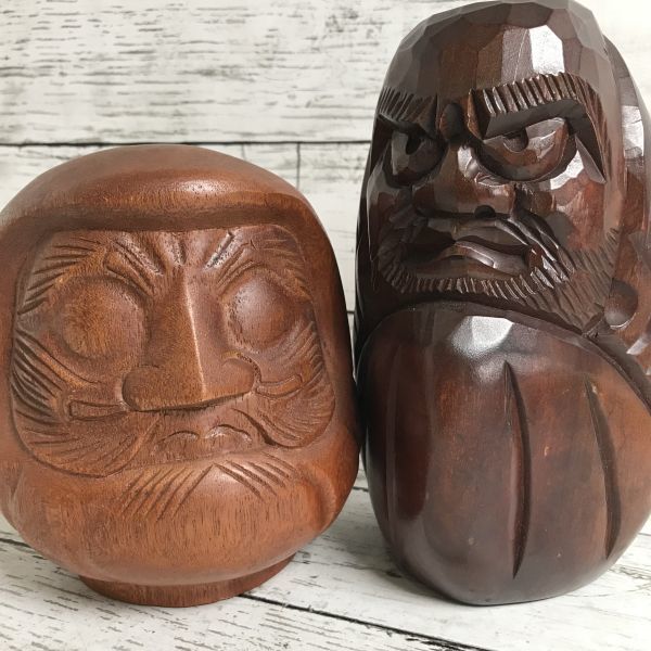 8Y16 木彫り 達磨置物 2点 まとめ セット 縁起物 【商品説明必読