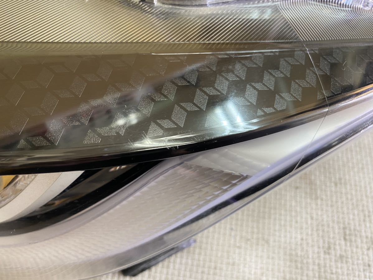 KSP210 ヤリス 左ヘッドライト Koito K0-3 LED#3777 ヤリス KOITO K0-3
