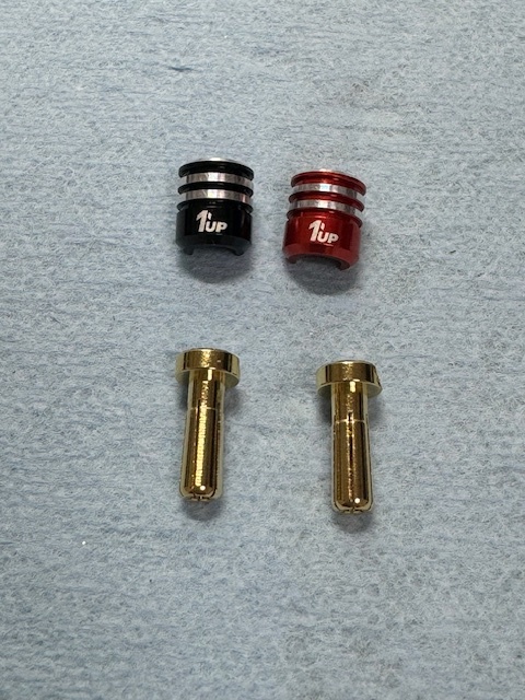 1up Racing　アルミコネクタグリップアダプター4㎜・中古美品