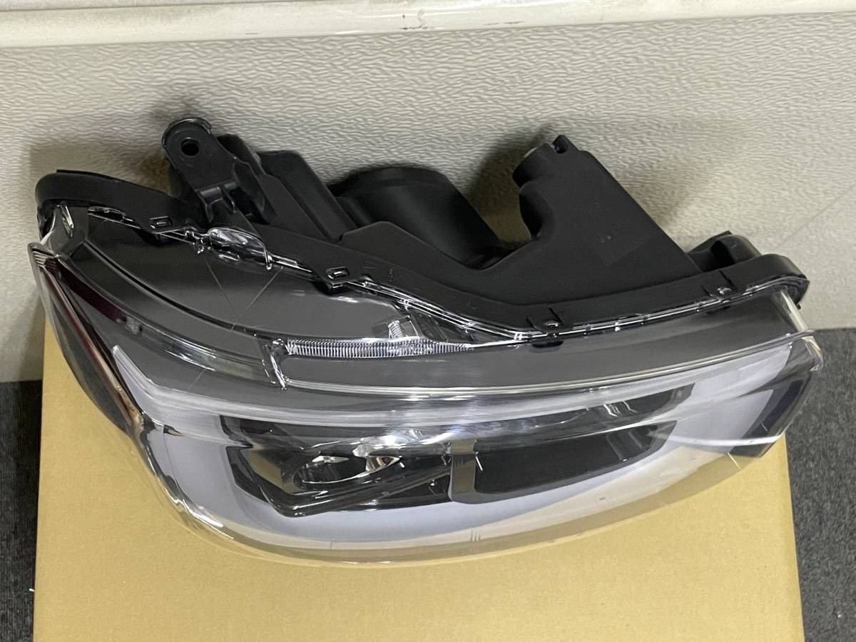 送料込み価格！ダイハツ ウェイク 純正 左右 LED ヘッドライト