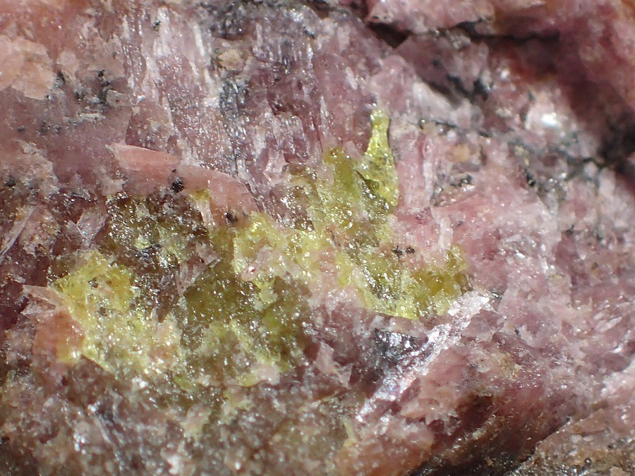 国産鉱物_長野県八木沢鉱山のヘルビン２_10