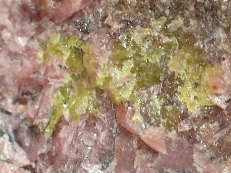 国産鉱物_長野県八木沢鉱山のヘルビン２_5