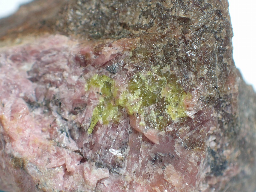 国産鉱物_長野県八木沢鉱山のヘルビン２_8