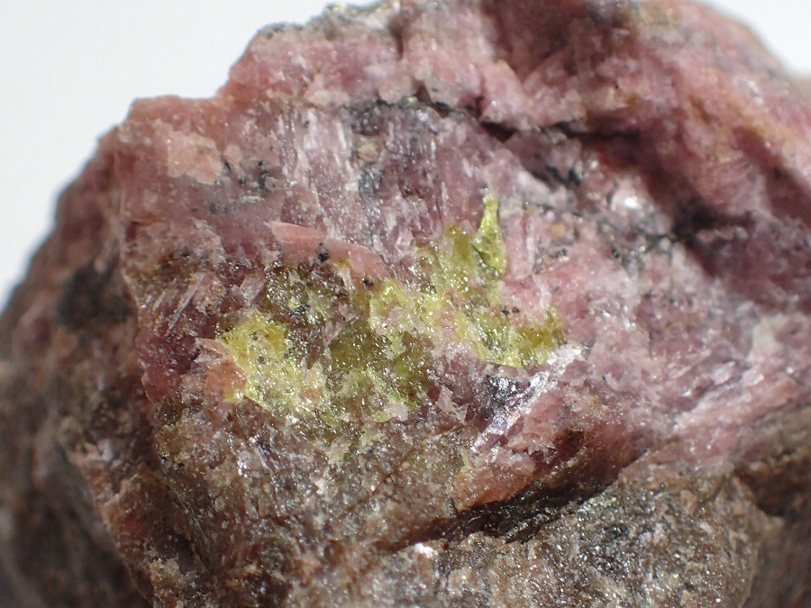 国産鉱物_長野県八木沢鉱山のヘルビン２_9