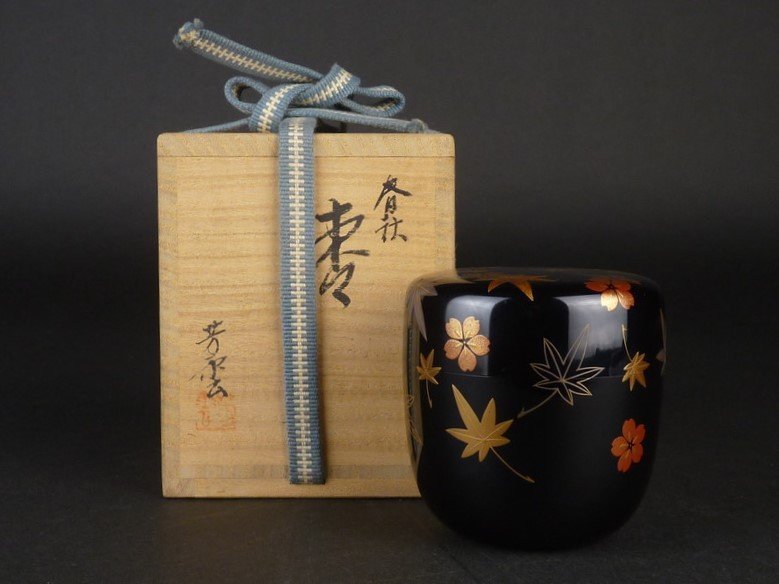 共箱 牧田芳祥 茶道具 R7229 V 長棗 あやめ蒔絵 作 塗師 | - メルカリ