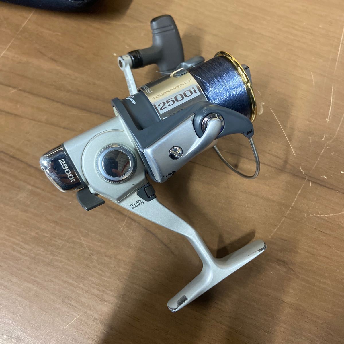 UTt185 ダイワ トーナメントX Tournament-X 2500i スピニングリール