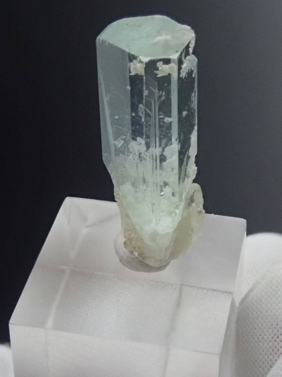 完全結晶】ナミビア産 アクアマリン 藍柱石 原石 標本