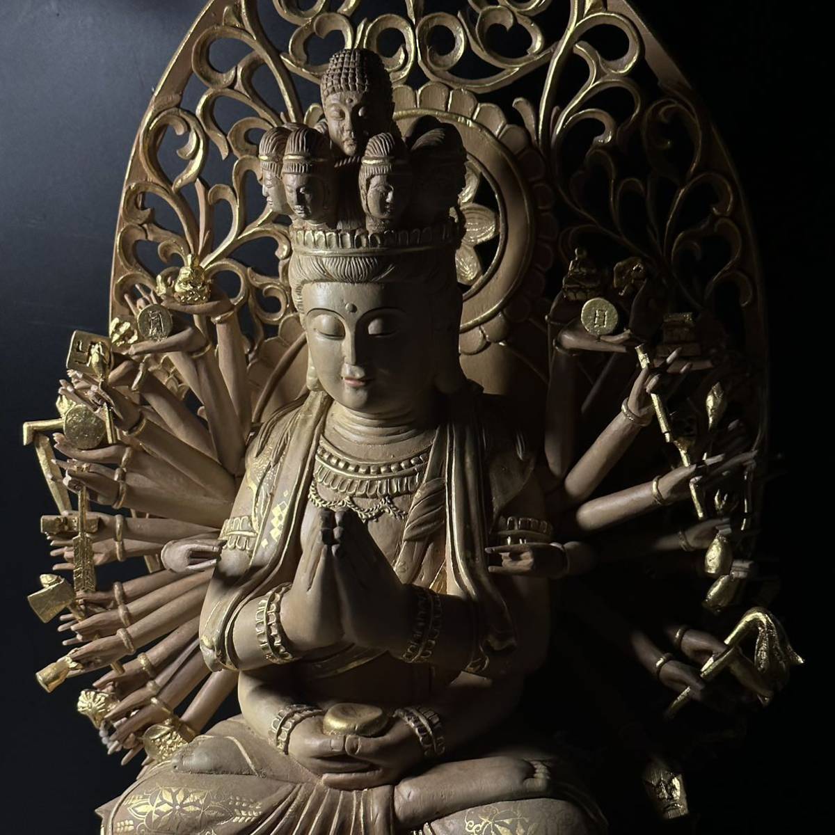 仏教美術 十一面千手観音座像 約66cm 木彫 仏像 観音 金彩 蓮台
