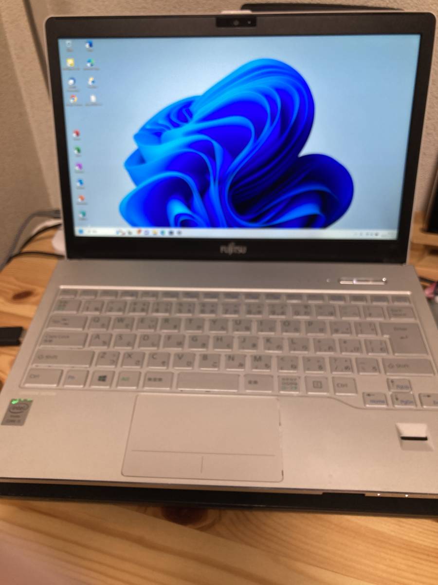 Fujitsu LIFEBOOK SH75/M 12GB 250GB DVDマルチ Win11 Home MS Office