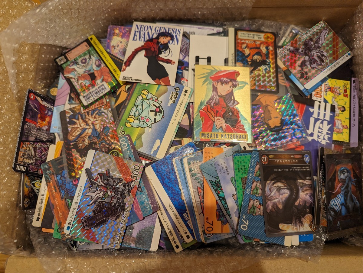 カード大量まとめ売り約１７００枚　エヴァンゲリオンカードダスマスターズ　ドラゴンボールカードダス　など色んなカードが入ってます　