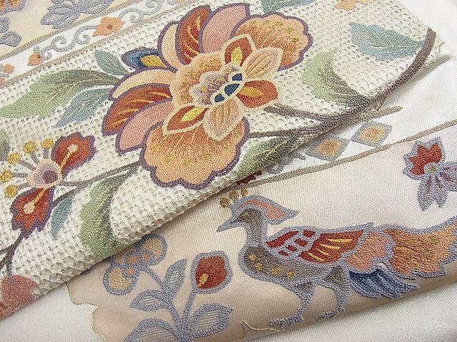 平和屋野田店■太鼓柄袋帯　総刺繍　スワトウ刺繍　相良刺繍　舞蝶更紗花鳥文　金銀糸　逸品　n-ar4121